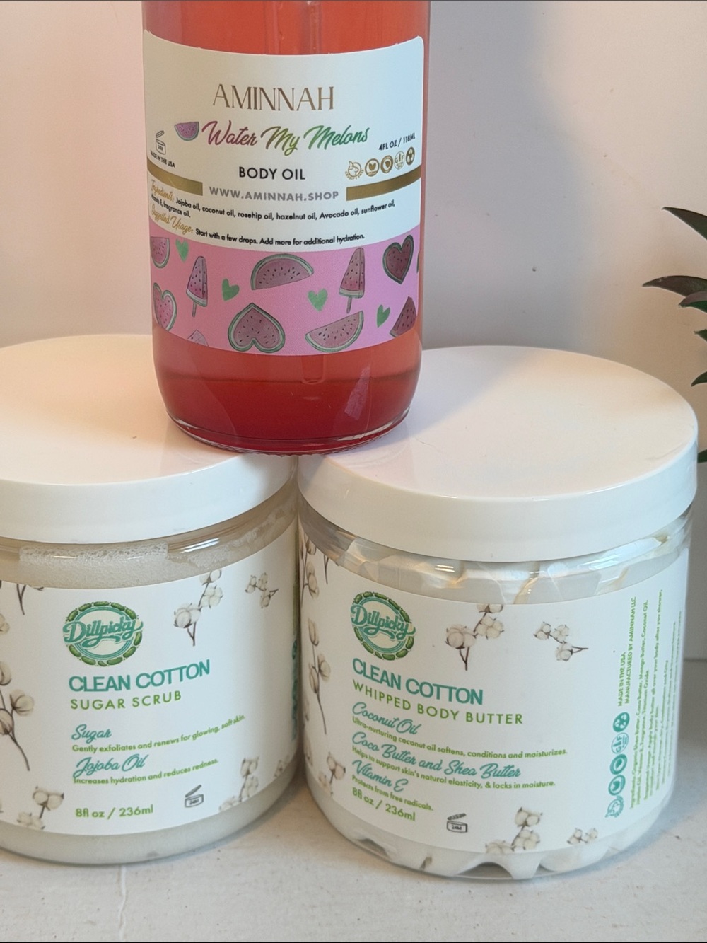 #22 Aminnah Bundle
Clean Cotton Whipped Body Butter 8oz
Sugar Scrub
Body Oil